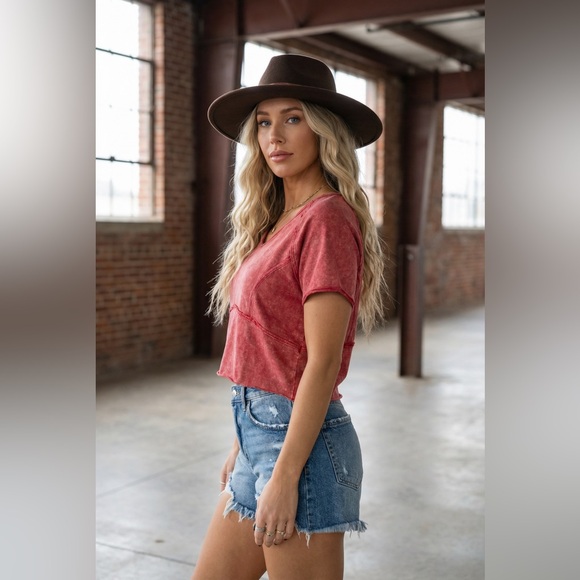 NWT Very J Mineral Washed Exposed Seam Cropped Patch Back Tee Crop Top Red - Picture 4 of 7